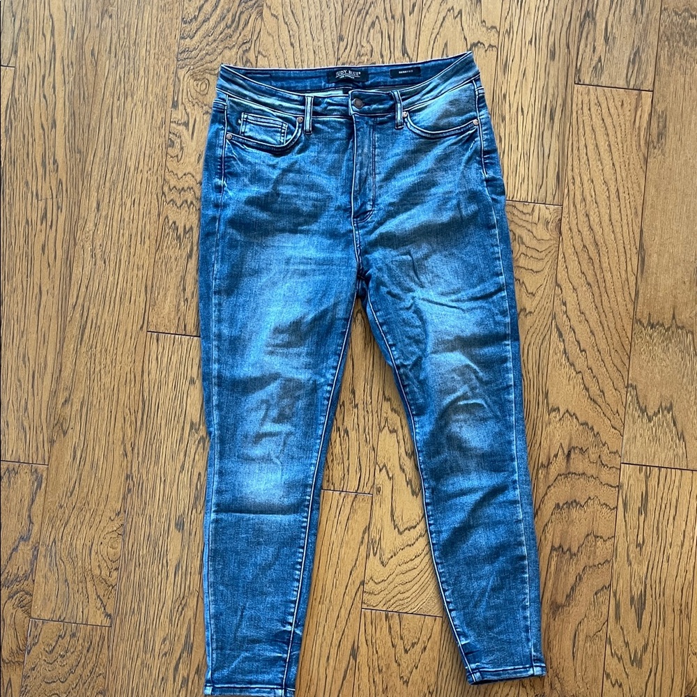 Judy Blue Mid-rise Medium Blue Skinny Jeans size 31/13